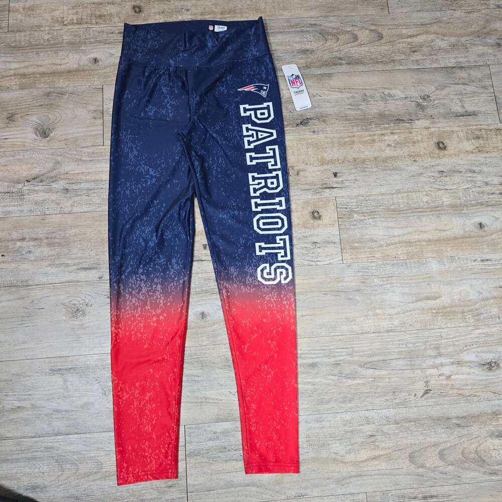 Zubaz NFL Women's New England Patriots Gradient Leggings, Navy Blue/Red